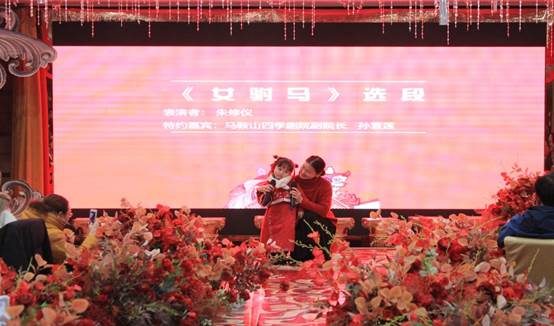 说明:D:\中钢马矿院\BETVLCTOR伟德国际官网平台MBA\晚会\IMG_2693.JPG